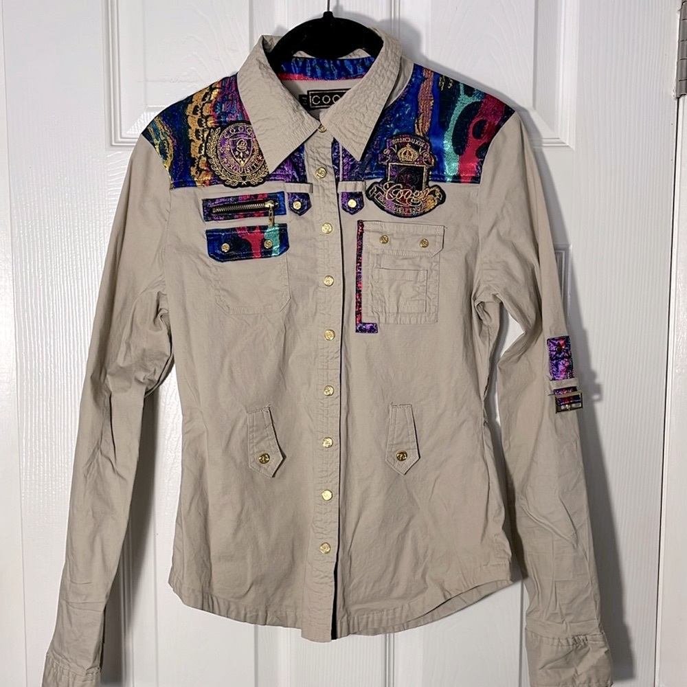 COOGI ladies snap up LS shirt gold logo patchs pockets tab sleeve mulit color S